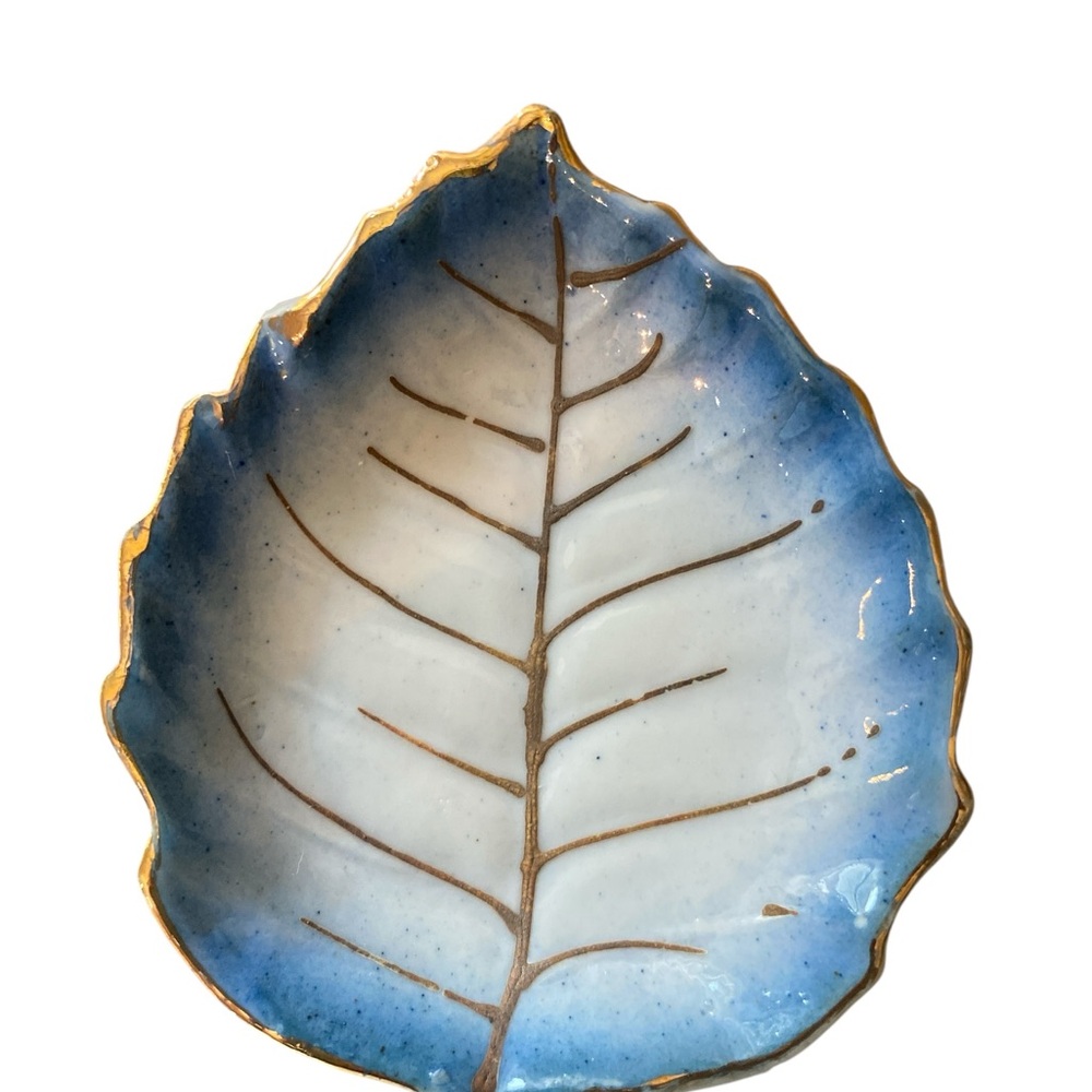 One Vintage Japan Blue & White w/ Gold Leaf-Shaped Vintage Dish or Trinket - Picture 6 of 11